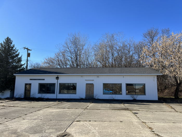 Old 23 Shopping Plaza - Nov 25 2022 (newer photo)